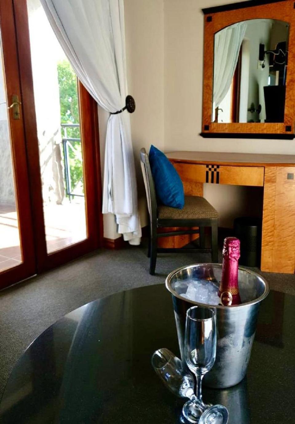 Villa Paradiso Hartbeespoort Buitenkant foto
