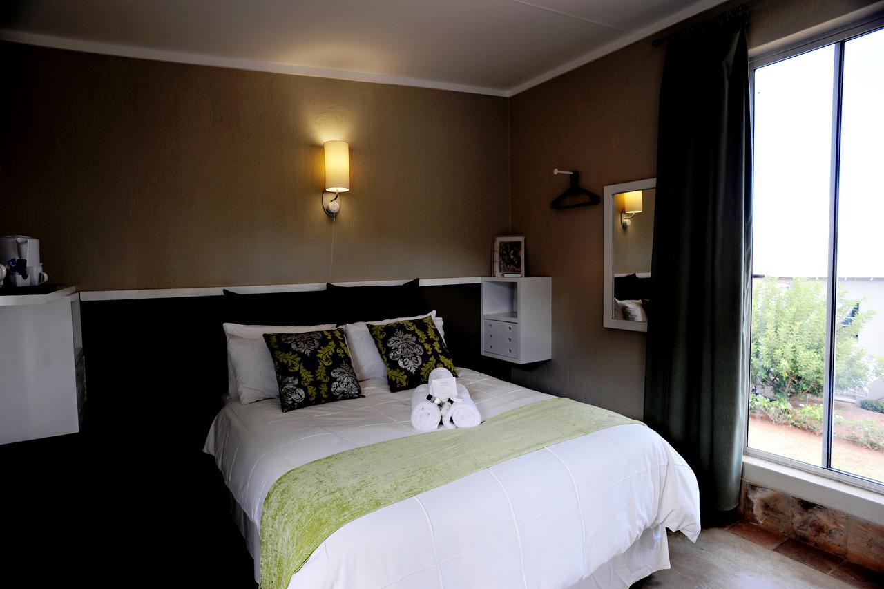 Villa Paradiso Hartbeespoort Buitenkant foto